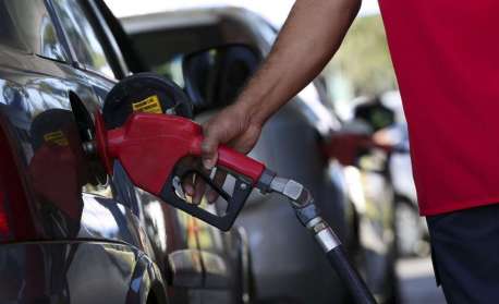 Congelamento de preços dos combustíveis teria impacto de até R$ 200 bi em um ano