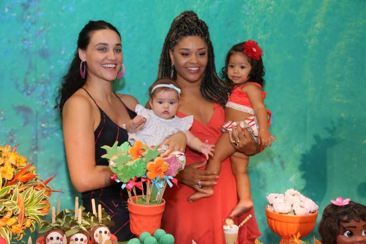 Juliana Alves comemora primeiro aniversário da filha, Yolanda