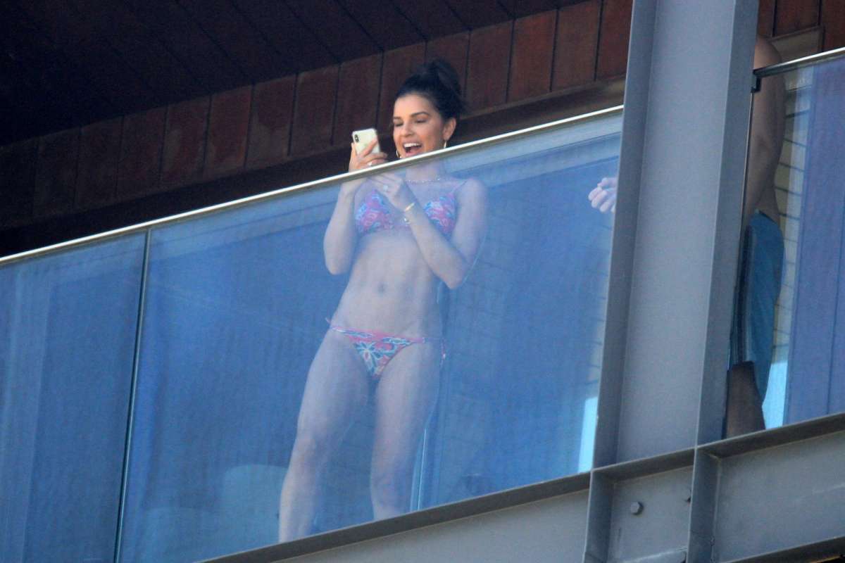 Mariana Rios e o namorado, Lucas Kalil, em Ipanema