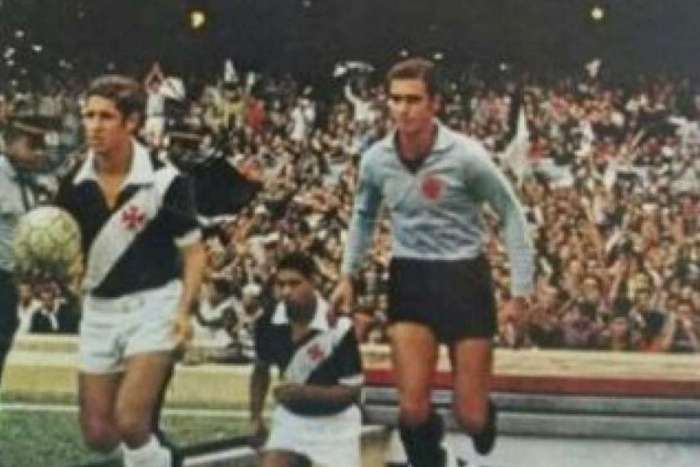 Resultado de imagem para Luto no futebol! Ex-goleiro do Vasco morre aos 75 anos