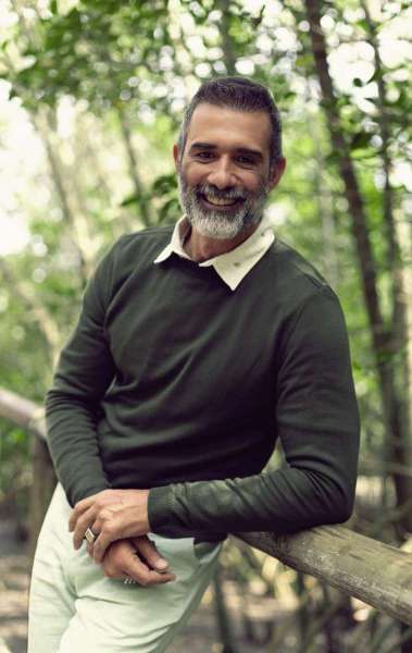 Cal&ccedil;a - Docthos
Casaco - Foxton
Camisa - Armadillo - Guilherme Lima