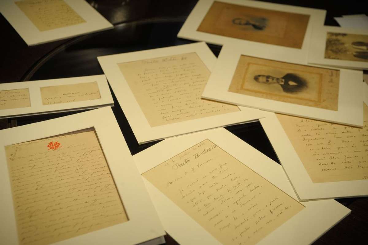 Rio de Janeiro - Correspondências e fotos inéditas do acadêmico José Veríssimo com Machado de Assis doadas à Academia Brasileira de Letras (ABL) por herdeiros do escritor  