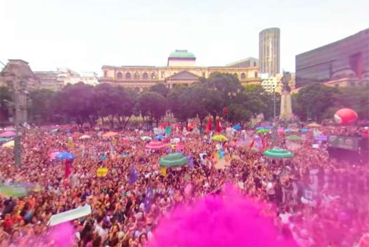 Vídeo 360 mostra manifestação de mulheres contra Bolsonaro ...