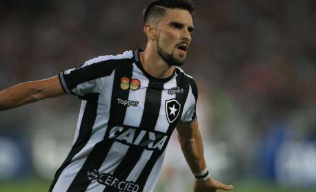 Ex-atacante de Botafogo e Vasco, Rodrigo Pimpão acerta com o Remo