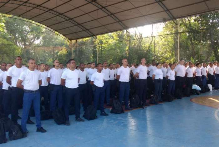 PolÃ­cia Militar convocou 400 concursados para reforÃ§ar policiamento no Rio