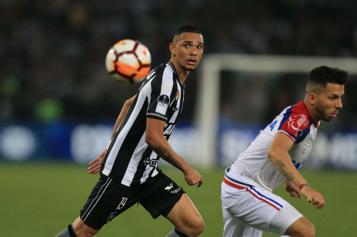 O Botafogo recebe o Bahia nesta quarta-feira (3), em partida válida pela volta das quartas de final da Copa Sul-Americana, às 21h45 (de Brasília), no Estádio Nilton Santos. Foto: Daniel Castelo Branco / Agência O Dia. Saulo; Marcinho, Carli, Rabello e Moisés; Lindoso, Matheus Fernandes e Bochecha; Luiz Fernando, Pimpão e Kieza...