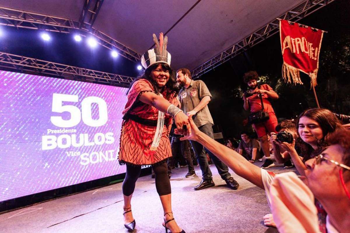 A índia Sônia Guajajara é a candidata a vice na chapa de Boulos