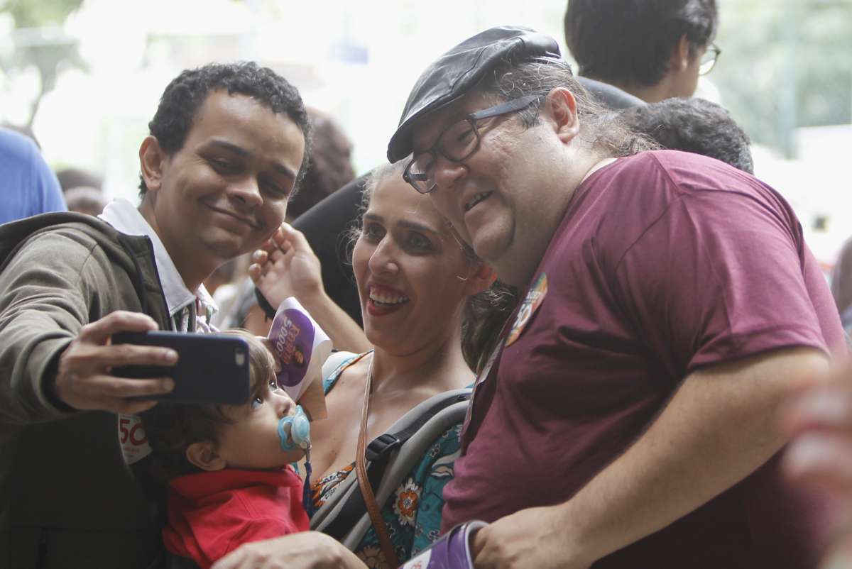 &Uacute;ltimo dia de campanha eleitoral,  Tacicio Motta   fez campanha na Tijuca
Foto   Silva Agencia O Dia