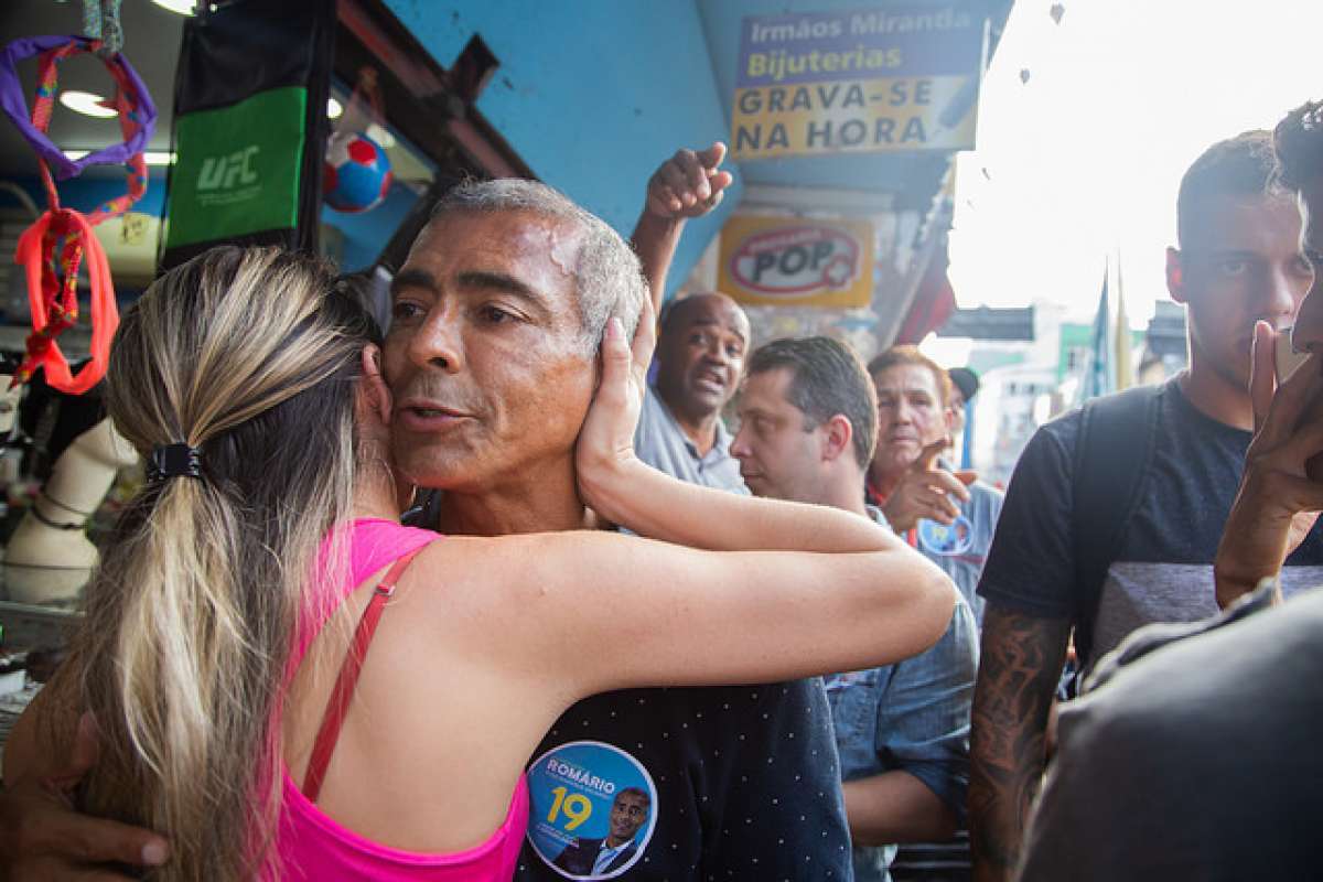 Romário fez carreata em São Gonçalo pela manhã