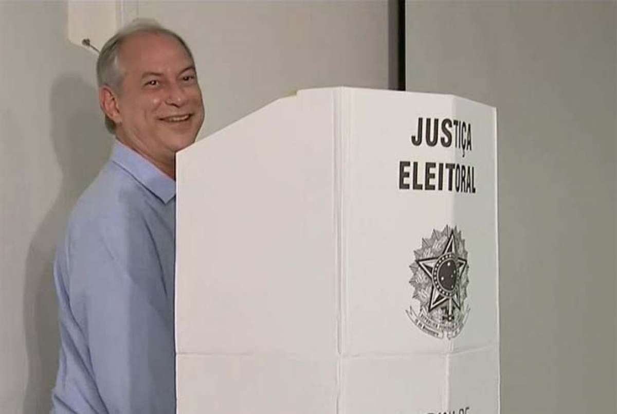 Candidato Presid ncia da Rep blica Ciro Gomes PDT vota em