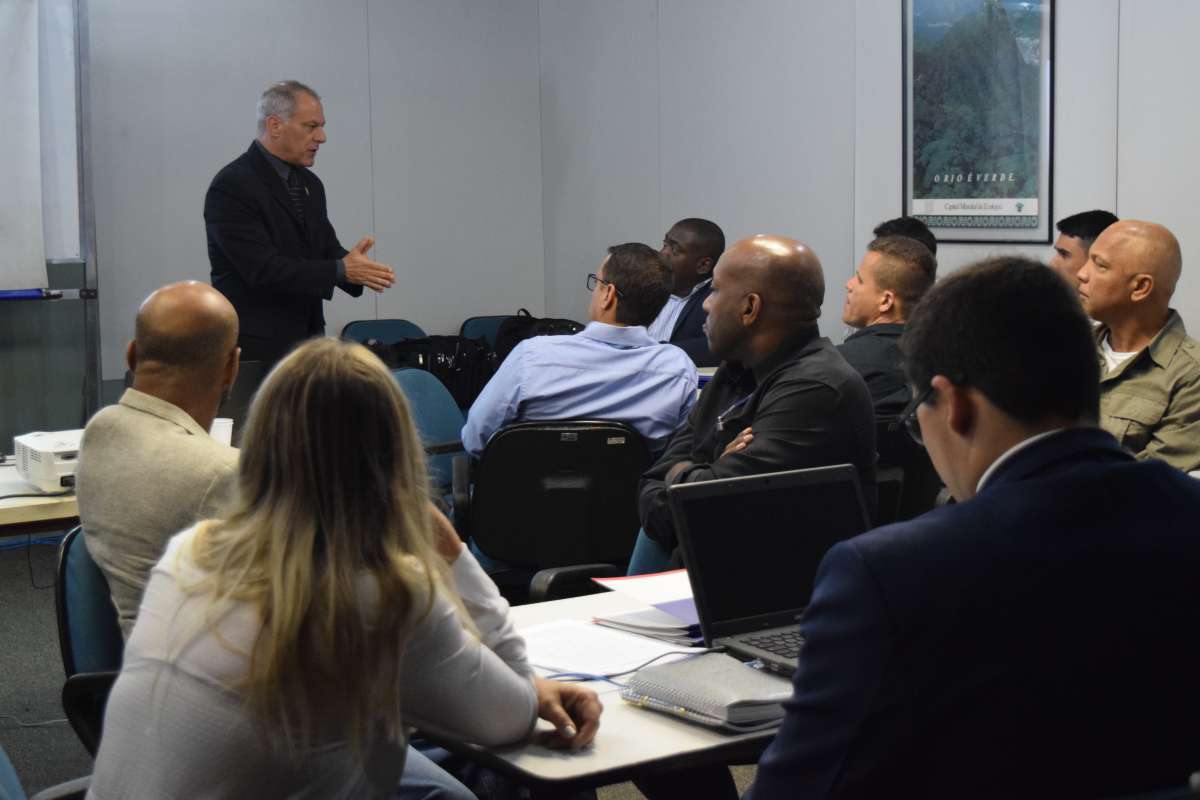 Servidores da Prefeitura recebem curso inédito para atuação em estádios