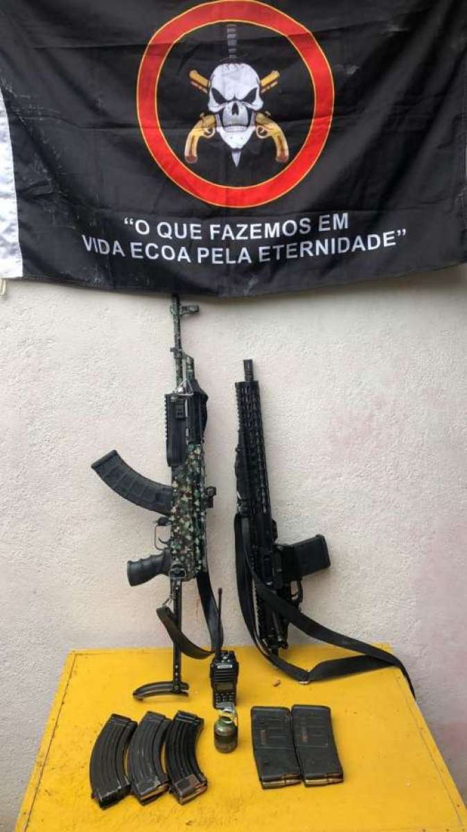 Polícia faz operação na Favela do Rola, em Santa Cruz