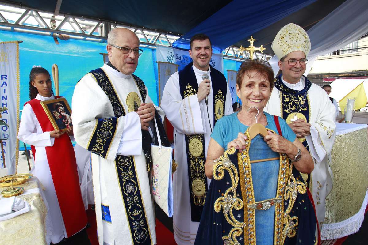2018-10-12- MIssa em Homenagem a Nossa Senhora Aparecida, Padroeira do Brasil. Foto de Ma&iacute;ra Coelho / Ag&ecirc;ncia O Dia.  Cidade, Missa, F&eacute;, Padroeira, Festa
