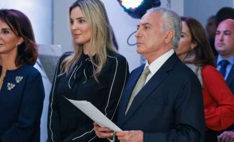 Após boatos sobre separação, Marcela Temer se declara para o ex-presidente nas redes sociais