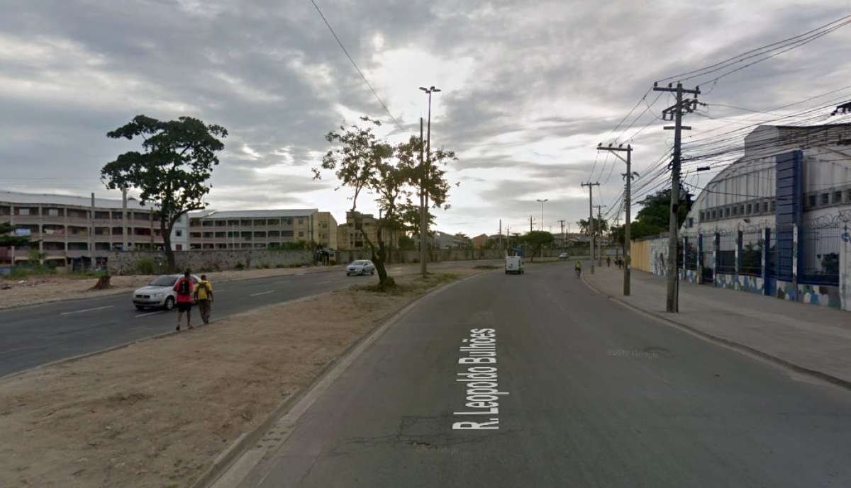 Trio estava em um carro pela Rua Leopoldo Bulhões - Reprodução / Google Street View
