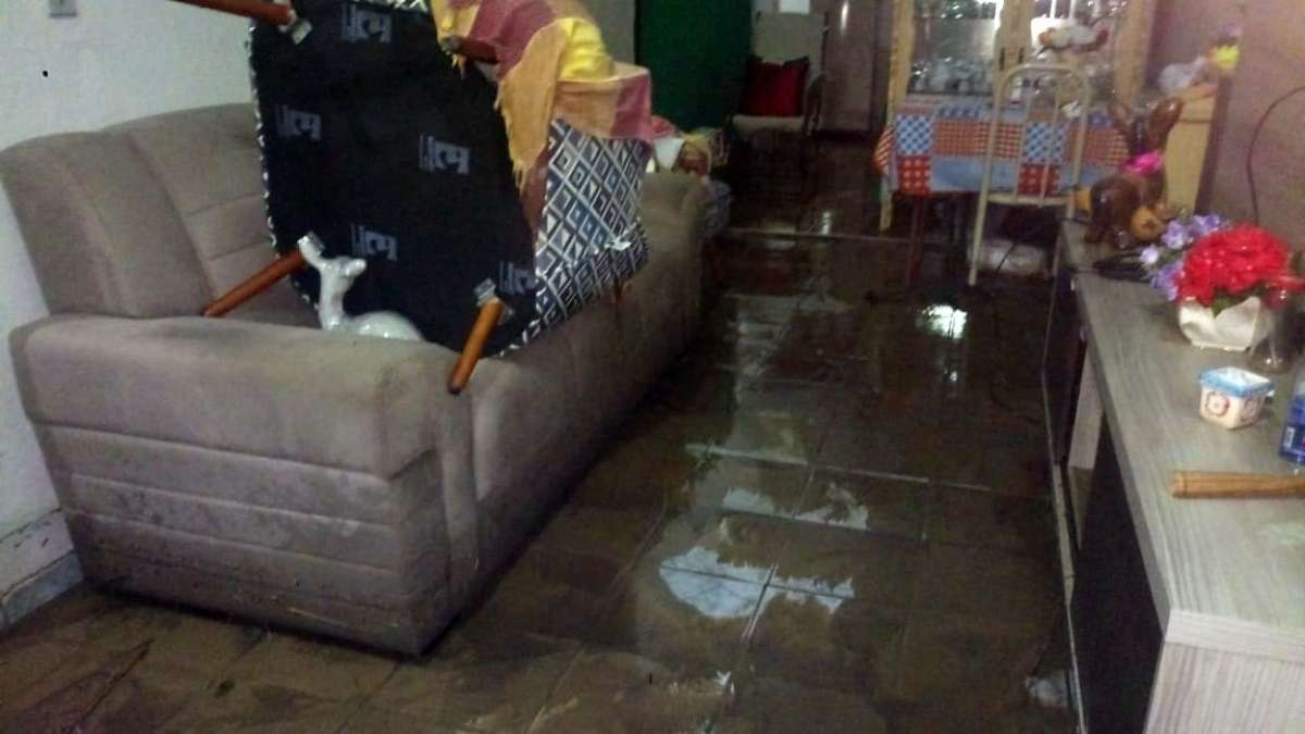 O incidente aconteceu na madrugada deste sábado