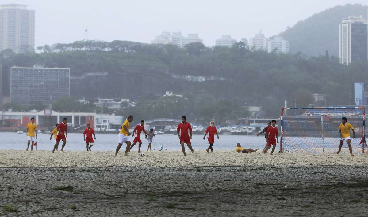 Lazer no domingo. Na foto, Tempo nublado e clima abafado no Aterro do Flamengo.     