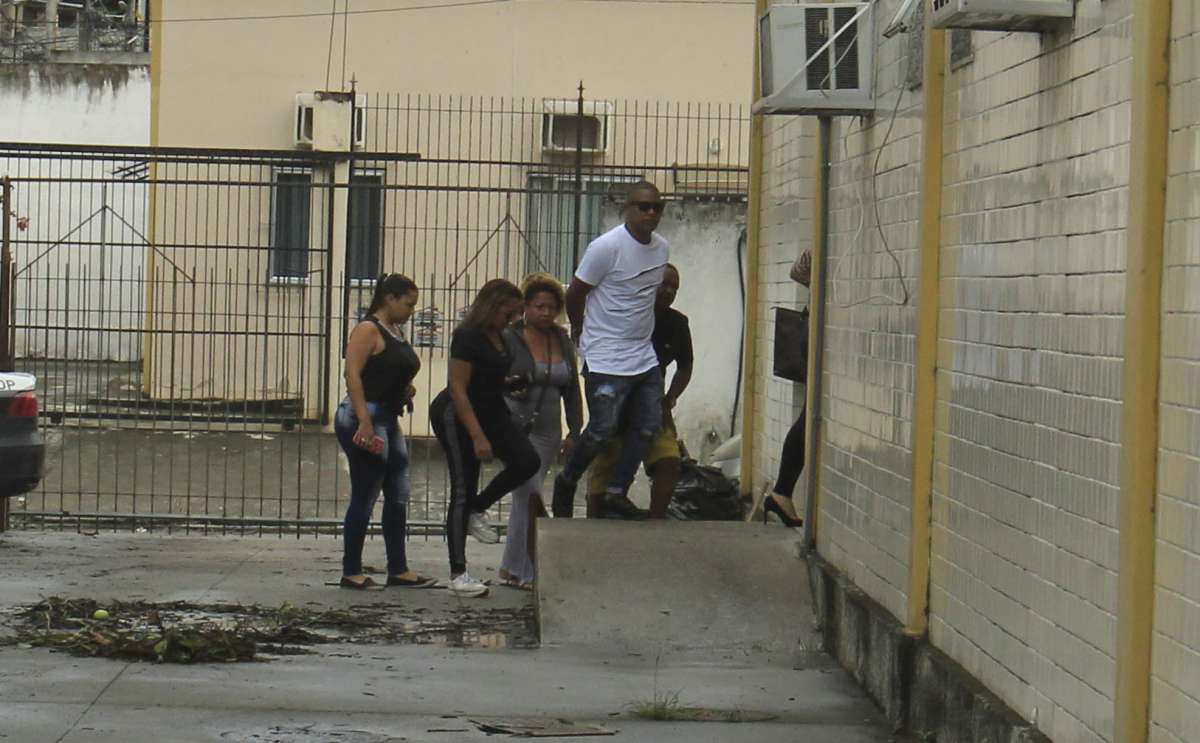 Alex Fernando. O namorado da mulher, Fernanda Assis, que morreu depois de ijetar produtos ee aumento dos gl&uacute;teos, de forma clandestina.        Estefan Radovicz / Ag&ecirc;ncia O Dia           CIDADE,RIO,MORTE,EST&Eacute;TICA
      Byline