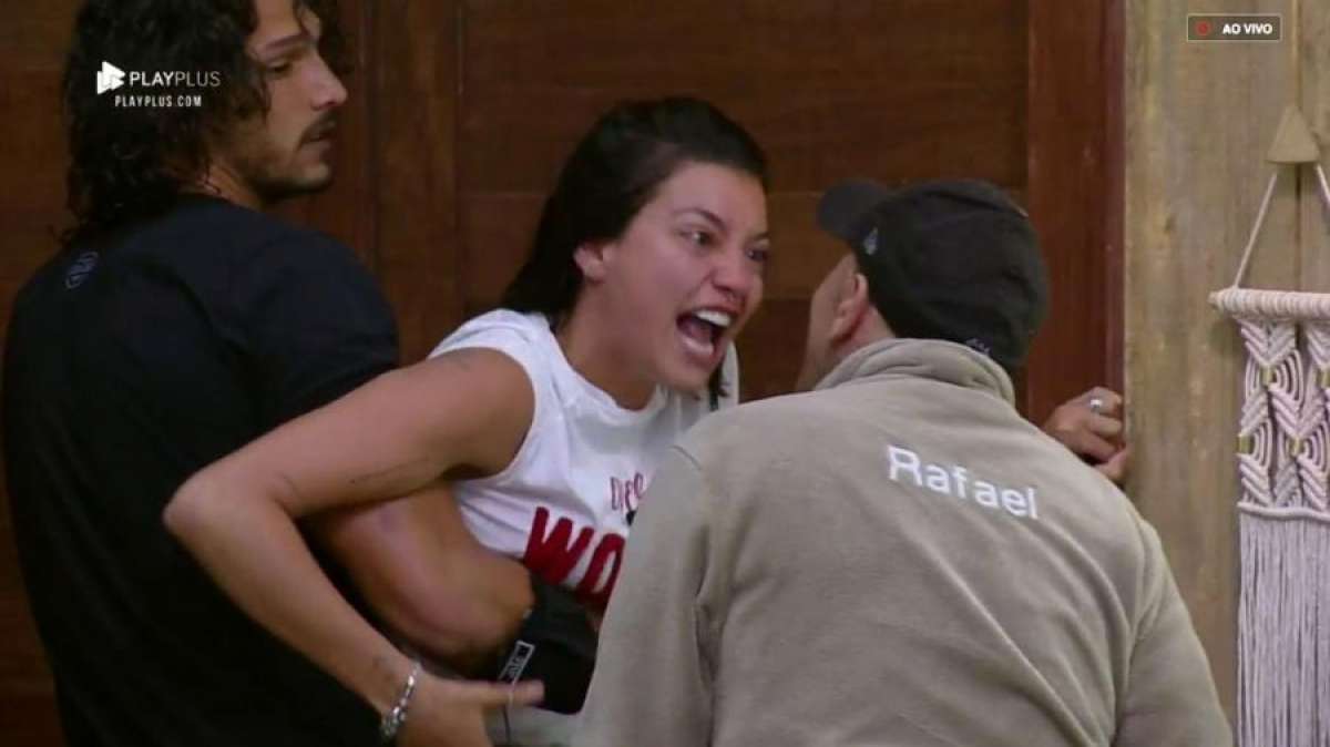Gabi Prado e Rafael Ilha brigam feio em 'A Fazenda'