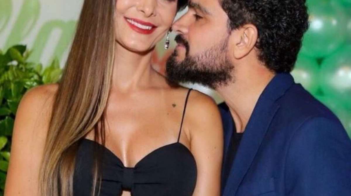 As gêmeas Helena e Isabella de 8 anos