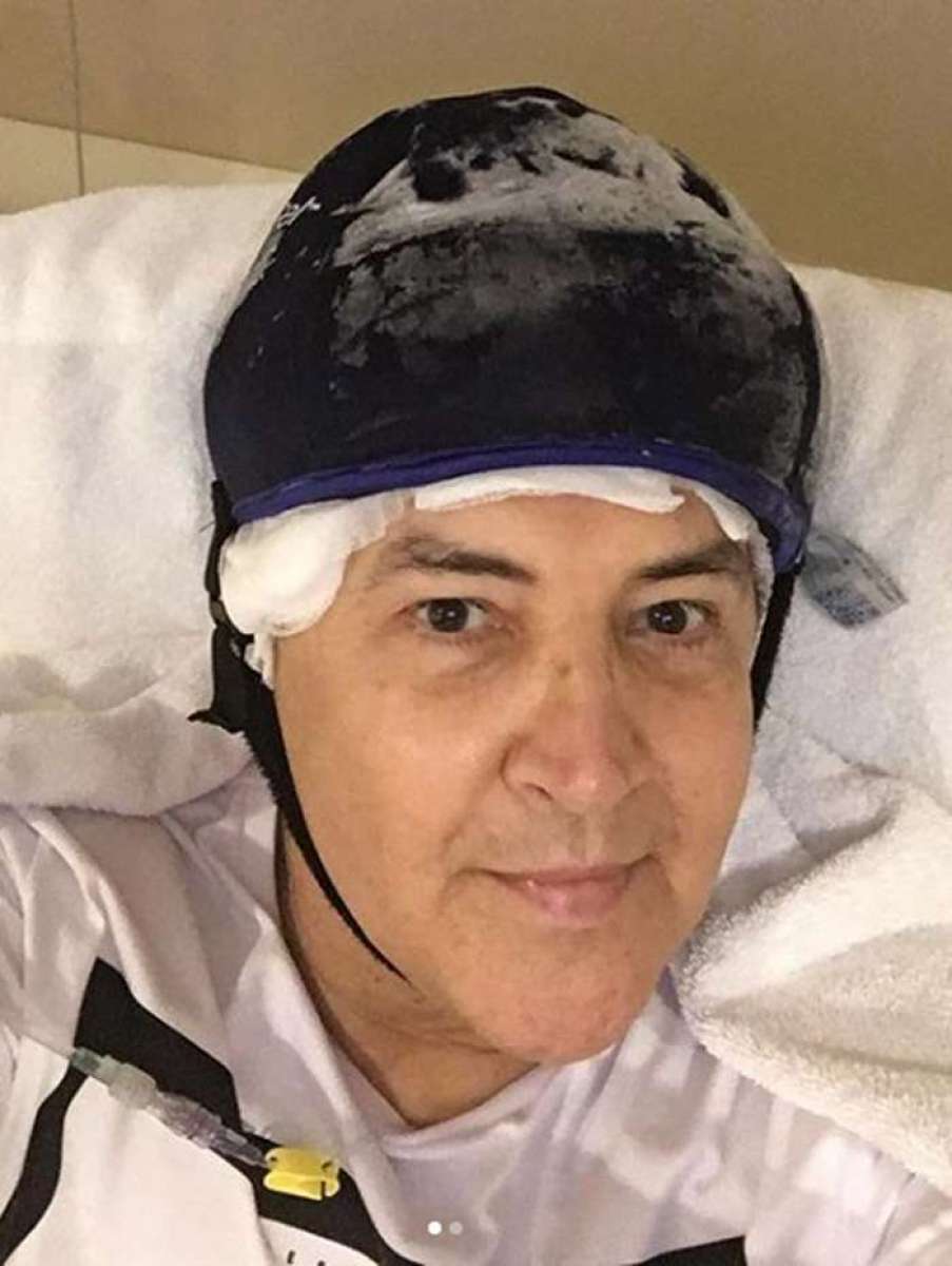 Beto Barbosa posta foto após nova sessão de quimioterapia - Reprodução Internet