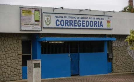 Corregedoria da PM prende criminoso com mandado de prisão em Belford Roxo