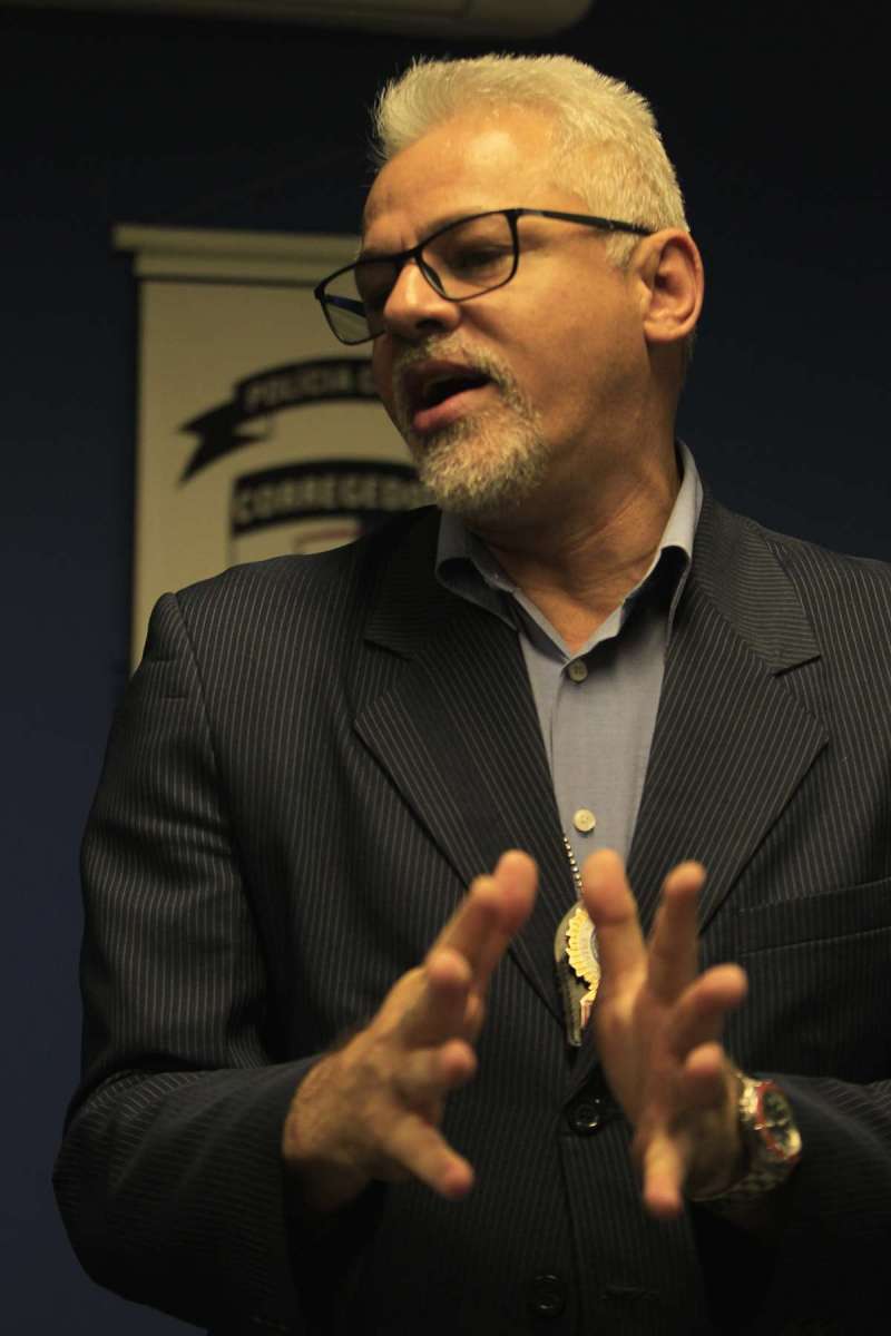 A Corregedoria Geral da Polícia Civil (Coinpol) realizou, na manhã desta quinta-feira, uma operação para prender dois delegados e cinco inspetores da corporaçã, na operação denominada \