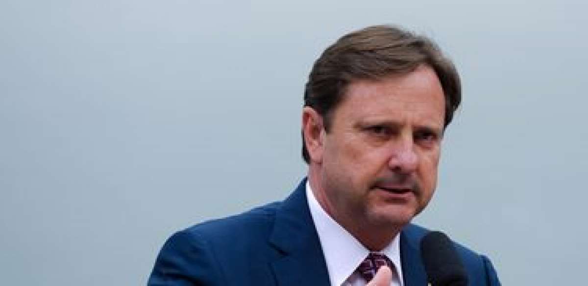 Defesa pede que senador preso exerça o mandato durante o dia - Agência Brasil