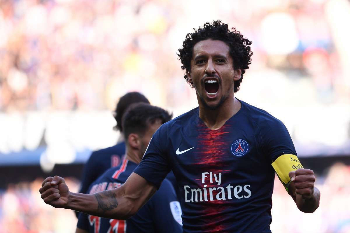 Paris Saint-Germain's Brazilian defender Marquinhos celebrates scoring his team's first goal during the French L1 football match between Paris Saint-Germain (PSG) and Amiens at the Parc des Princes stadium in Paris on October 20, 2018. (Photo by Anne-Christine POUJOULAT / AFP) - Anne-Christine POUJOULAT / AFP