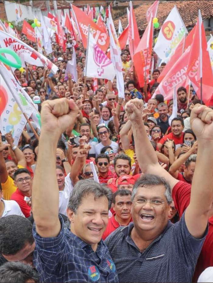 Fernando Haddad caminhou pelas ruas do Anil, bairro popular localizado na região central de São Luiz do Maranhão ao lado do governador reeleito Flávio Dino (PSB)