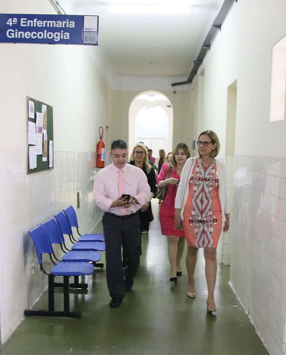 Primeira-dama Sylvia Jane Crivella participa de celebração ao outubro Rosa no Hospital Gaffrée e Guinle