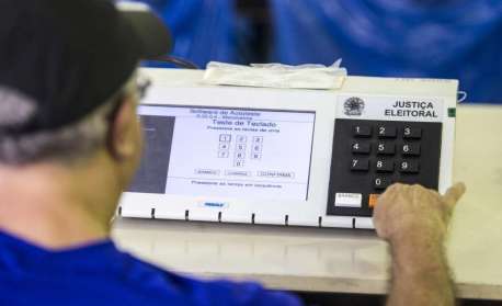 Com presença da Defesa, TSE realiza reunião da Comissão de Transparência Eleitoral