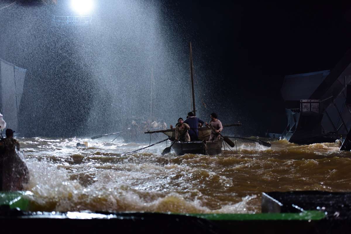 Bastidor de tempestade envolvendo apóstolos e Jesus