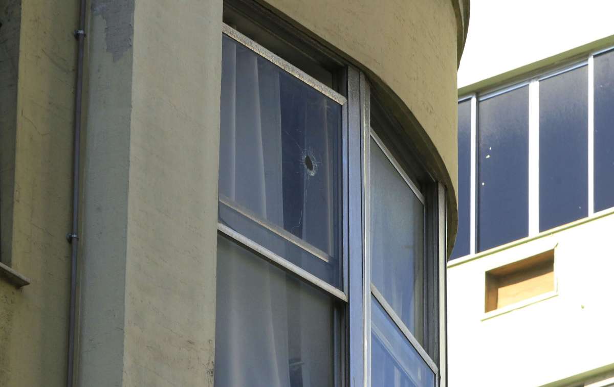 Terceiro dia de confronto entre polícia militar e bandidos no morro Pavão Pavãozinho com grande movimentação de tropas da PM. Na foto, apartame Estefan Radovicz / Agência O Dia CIDADE,RIO,POLÍCIA,FAVELA,TRAFICANTES,TIROS
Byline
