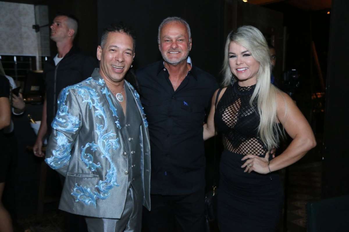 Famosos marcaram presença na festa que foi até as 5h da manhã