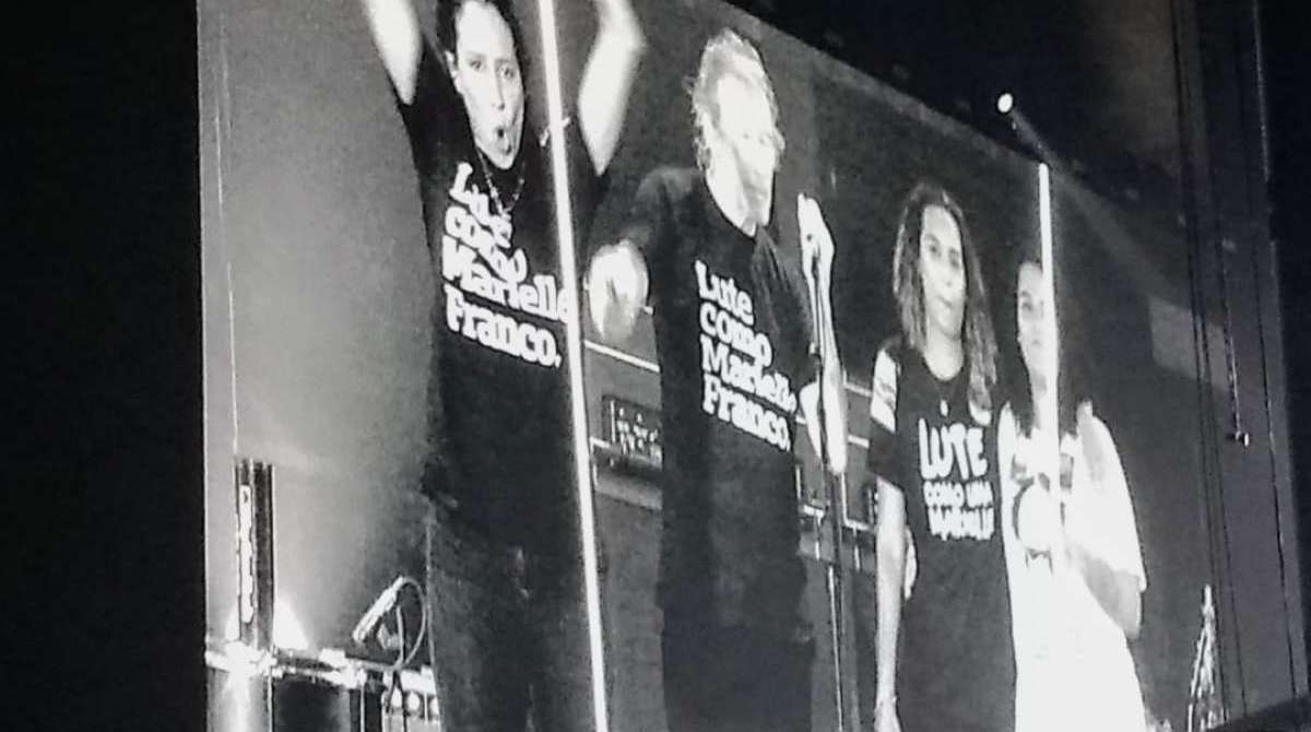 Roger Waters homenageia Marielle Franco em show no Rio