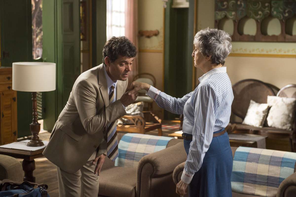 Américo (Felipe Camargo) e Gentil (Ana Lucia Torre)