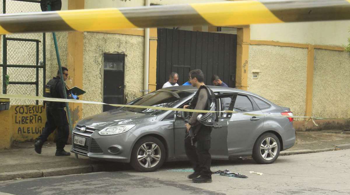 Policial Militar morto na Pavuna. na Rua Maria Joaquina.             Estefan Radovicz / Ag&ecirc;ncia O Dia         CIDADE.RIO,ASSASSINATO,POLICIAL,MILIRAR
      Byline