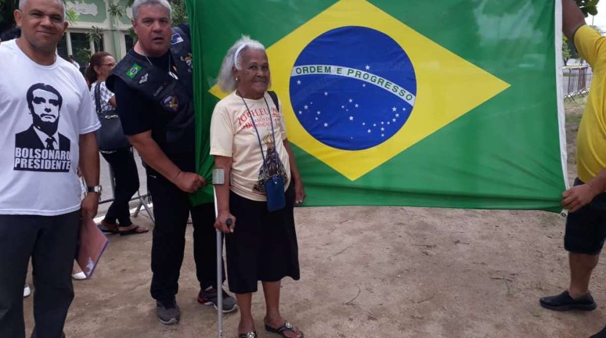 Dona Sirlene, de 78 anos, acredita que Bolsonaro 'fará um governo melhor'