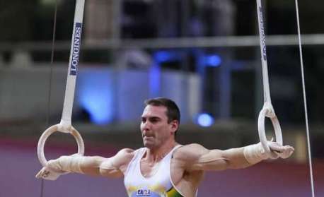 Arthur Zanetti e Caio Souza se destacam e ficam perto das finais na ginástica