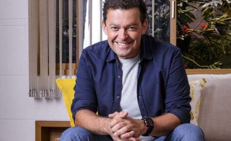 Ex-apresentador da Globo revela diagnóstico e sequelas de doença: ‘Dor’