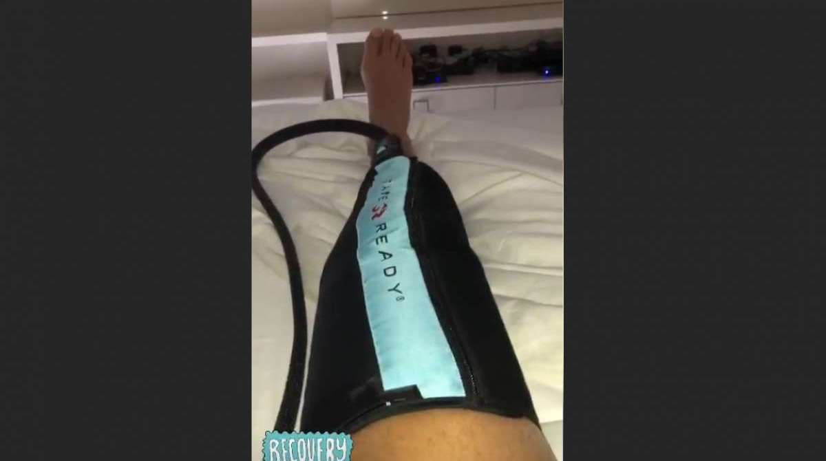 Diego Alves compartilhou vídeo de tratamento no joelho direito