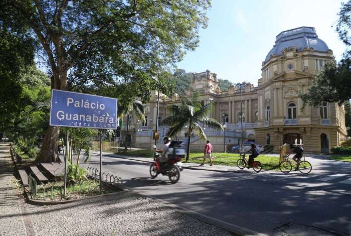 Governador em exercício, Cláudio Castro deve fazer anúncio hoje no Palácio Guanabara