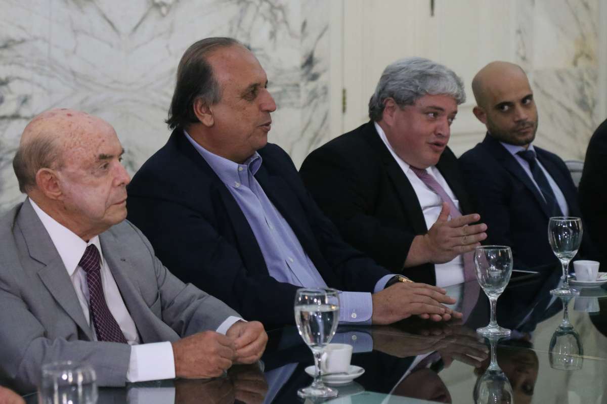 Pez&atilde;o e Witzel se encontram no Pal&aacute;cio Laranjeiras para primeira reuni&atilde;o de transi&ccedil;&atilde;o governamental nesta tarde (31). Foto: Daniel Castelo Branco / Ag&ecirc;ncia O Dia