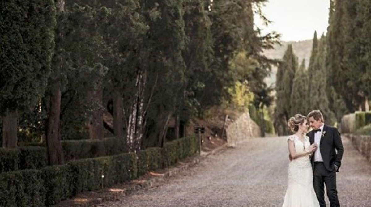 Edson Celulari e a esposa junto com suas respectivas famílias no dia do casamento