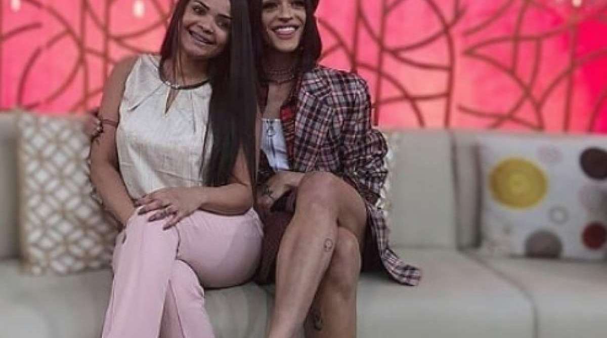 Pabllo Vittar e a irmã gêmea, Phamella