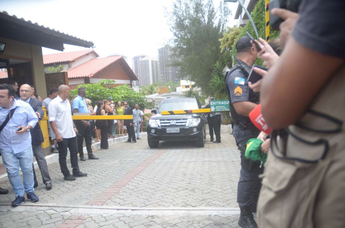2018-11-01 - AGÊNCIA DE NOTîCIAS - PARCEIRO - O juiz Sergio Moro se reúne com Jair Bolsonaro, na casa do presidente eleito, na Barra da Tijuca, Zona Oeste do Rio, nesta quinta-feira, 1, para definir sua participação no novo governo como Ministro da Justiça - Foto: Vanessa Ataliba/Parceiro/Agência O Dia