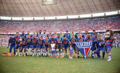 Fortaleza vence o Atlético-GO e volta à Série A depois de 12 anos