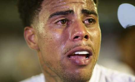 Artilheiro vai às lágrimas e comemora acesso à Série A do Fortaleza