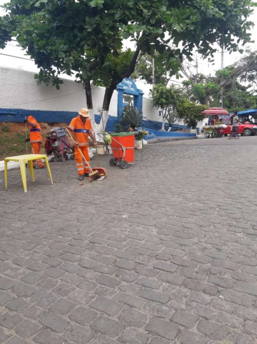 Finados: Comlurb recolhe 55,6 toneladas de resíduos nas imediações dos cemitérios